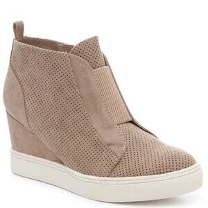 Mia Cristie Wedge Sneaker